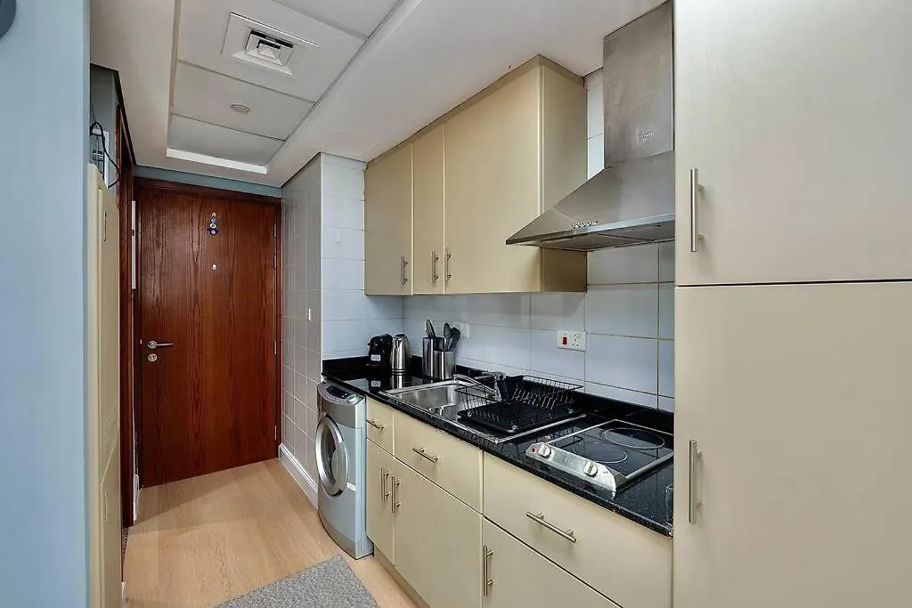 Renovated Lake Terrace Studio Jlt Next To Metro! Dubai 0*,