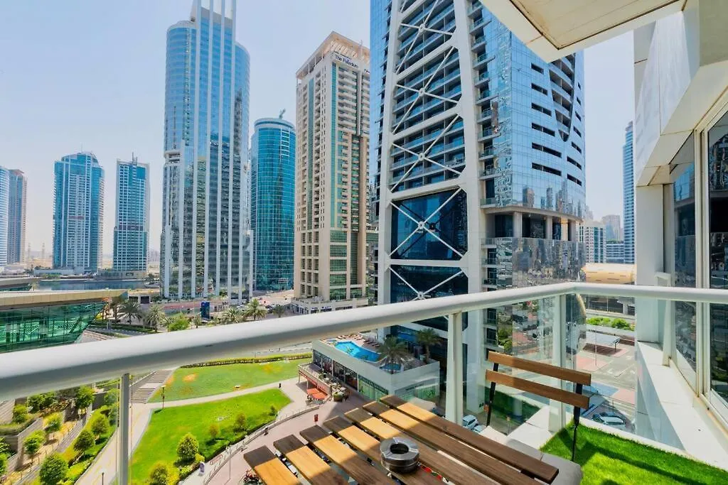 Renovated Lake Terrace Studio Jlt Next To Metro! Dubai Apartment