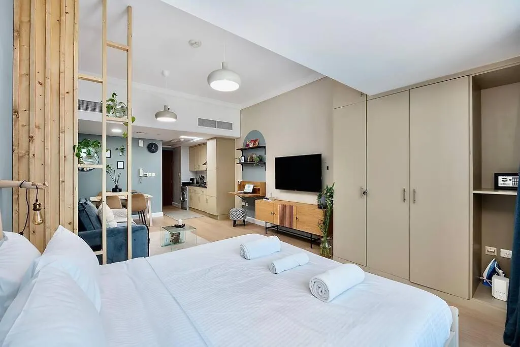 Renovated Lake Terrace Studio Jlt Next To Metro! Dubai