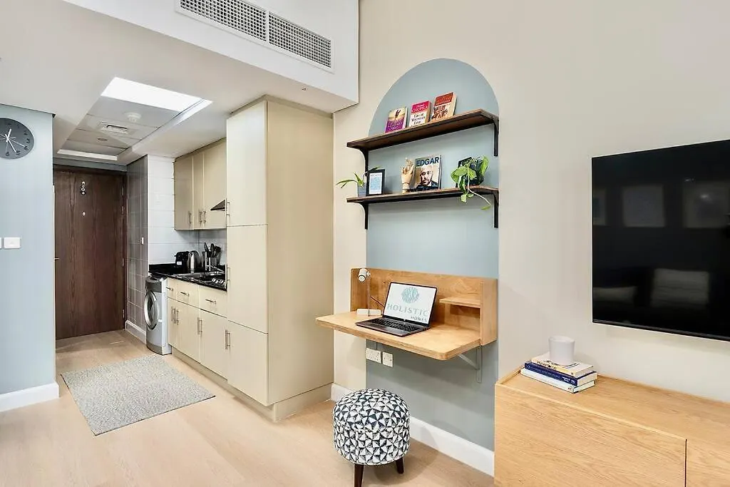 Renovated Lake Terrace Studio Jlt Next To Metro! Dubai Apartment